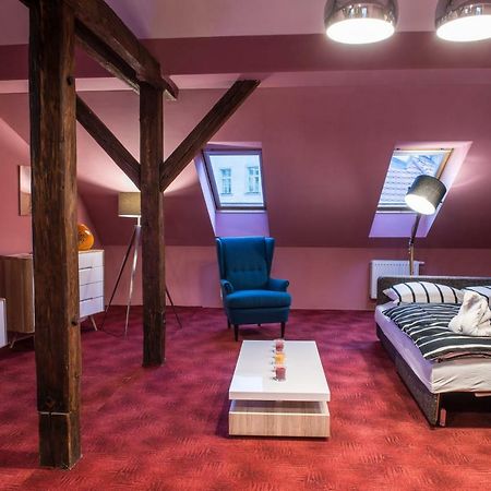 Spacious And Quiet Attic Flat In Centre Prag Eksteriør billede