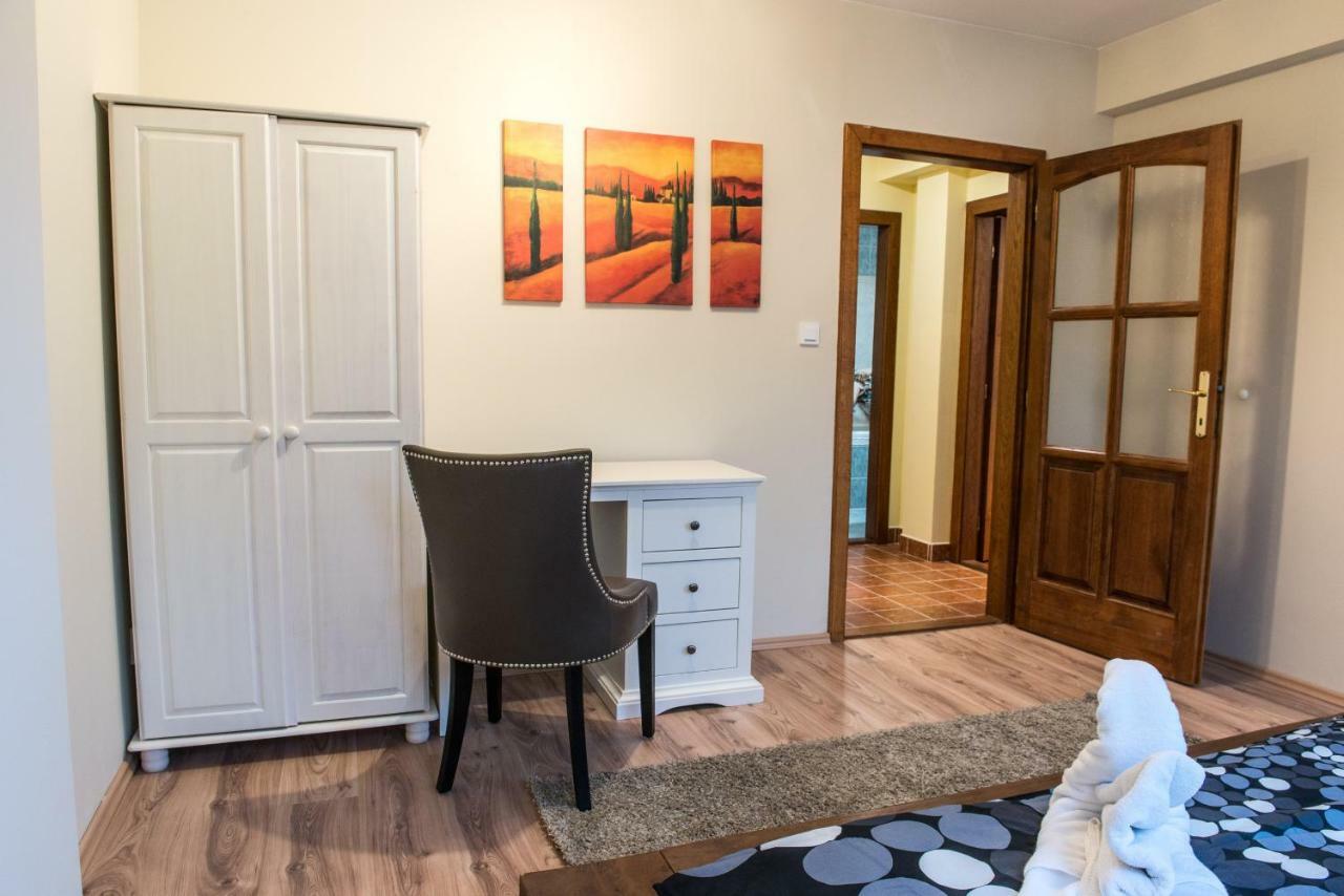 Spacious And Quiet Attic Flat In Centre Prag Eksteriør billede