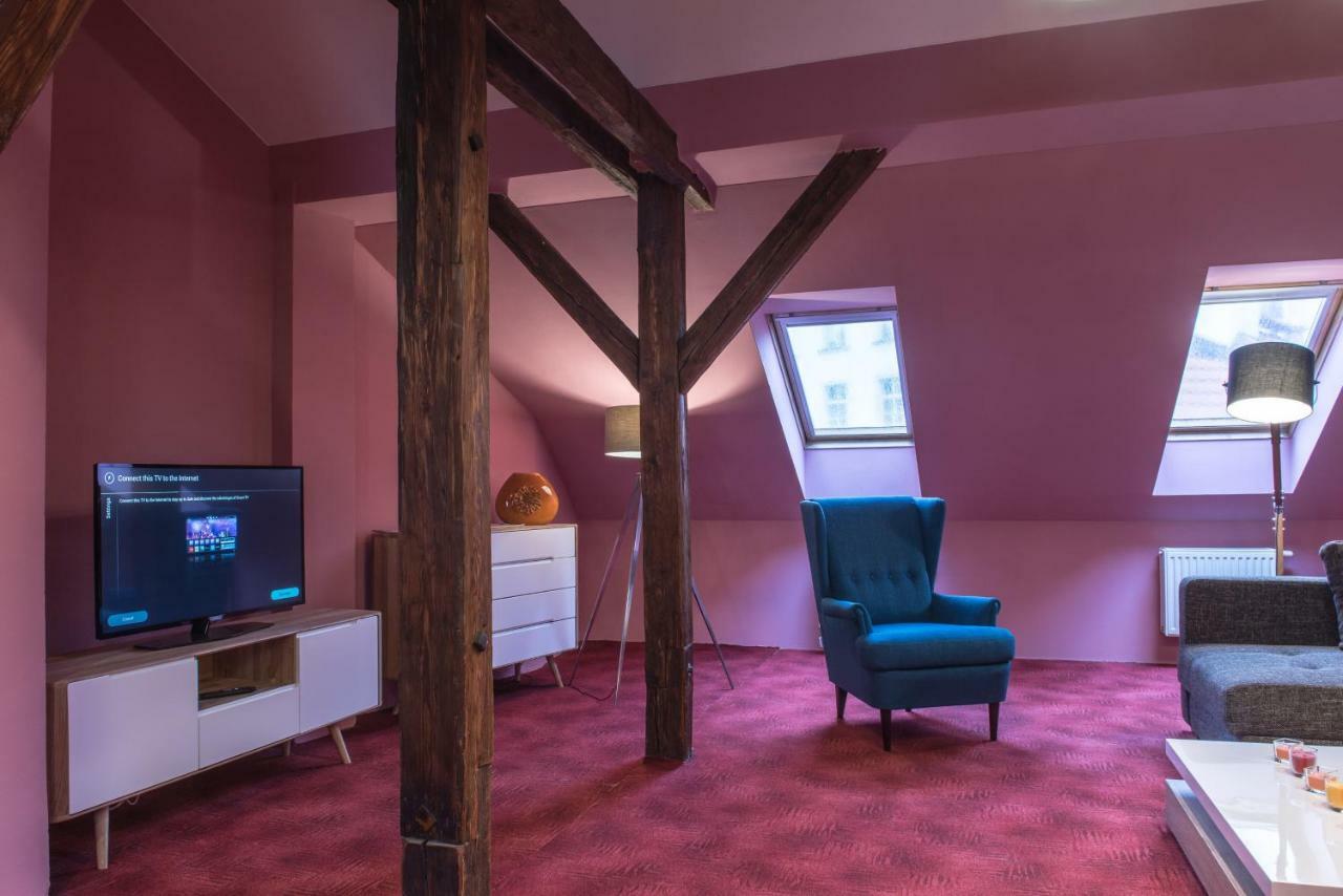 Spacious And Quiet Attic Flat In Centre Prag Eksteriør billede