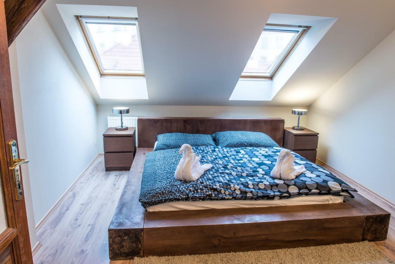 Spacious And Quiet Attic Flat In Centre Prag Eksteriør billede