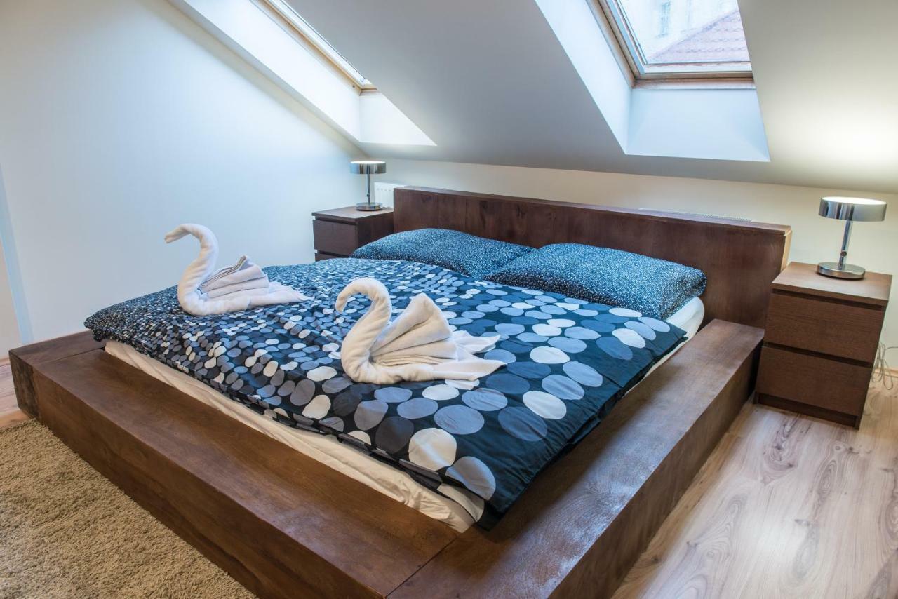 Spacious And Quiet Attic Flat In Centre Prag Eksteriør billede
