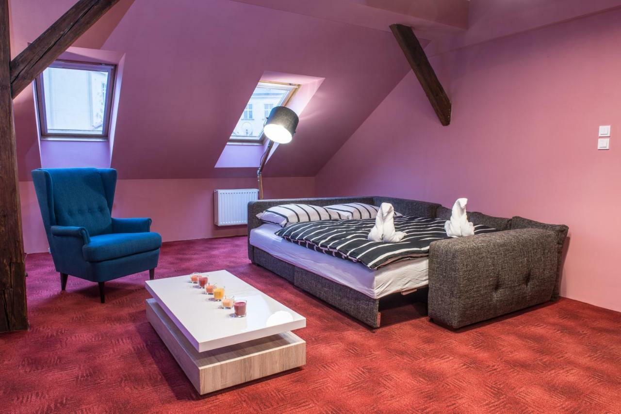 Spacious And Quiet Attic Flat In Centre Prag Eksteriør billede